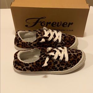 Women’s shoes size 6